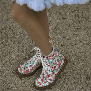 dr martens white floral boots